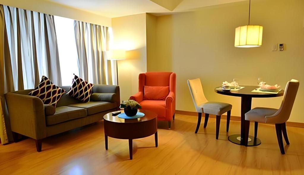 Lancaster Hotel Manila Mandaluyong Bagian luar foto