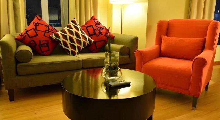 Lancaster Hotel Manila Mandaluyong Bagian luar foto