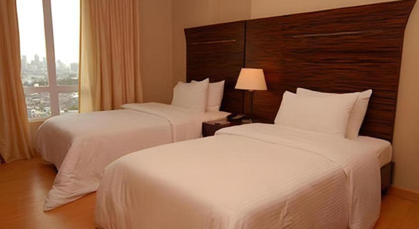 Lancaster Hotel Manila Mandaluyong Bagian luar foto